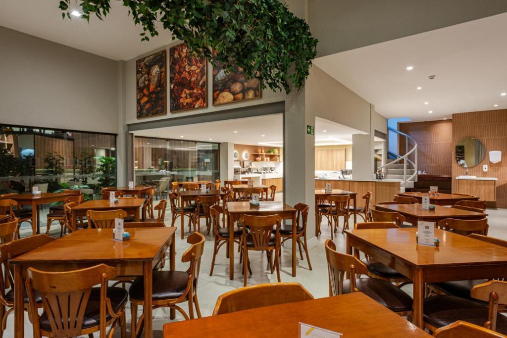 Malibu Plaza Hotel Лауро-де-Фрейтас Екстер'єр фото